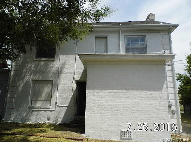 2nd image of 2316 E 5th Pl