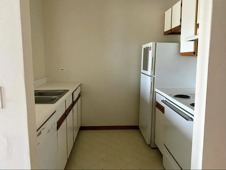 431 Leah Ln #2F — Photo 3