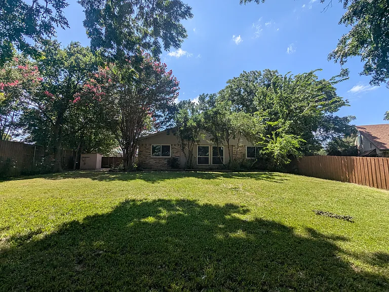 5818 Townshire Rd — Photo 18