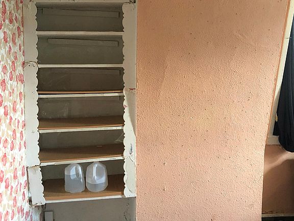 3rd image of 104 Fairview Ave Floor 3