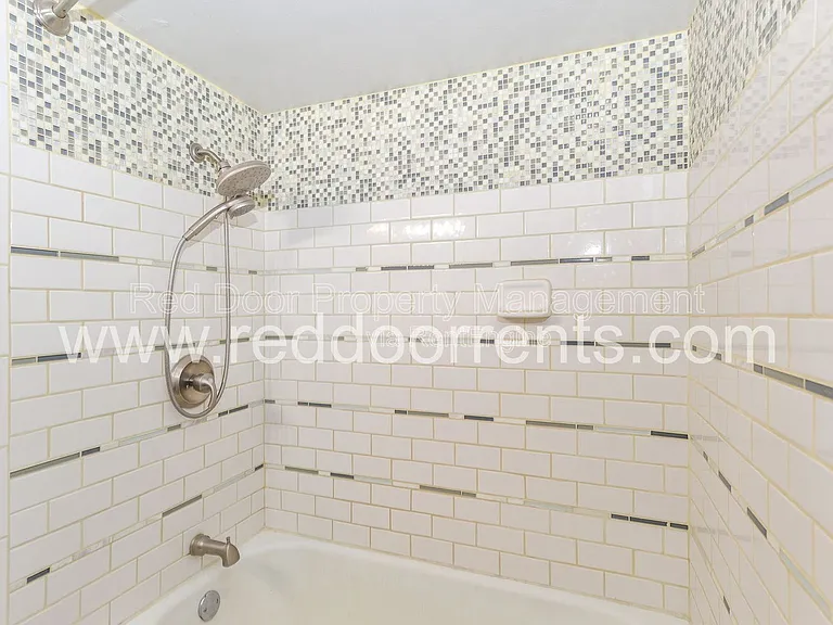 4930 N Illinois St — Photo 26