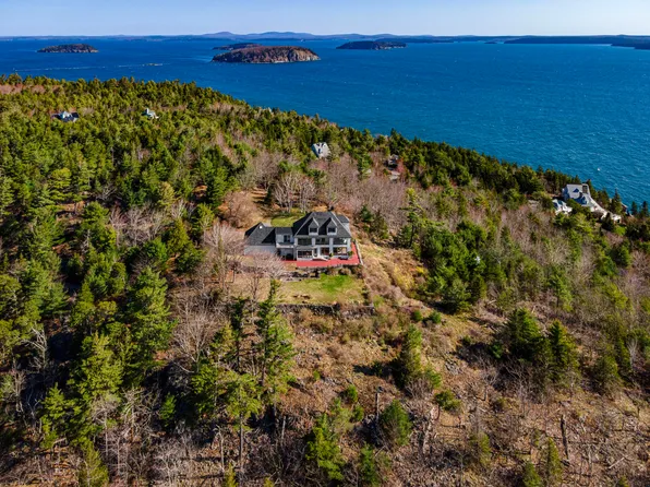 18 Greenway Court, Bar Harbor, ME 04609