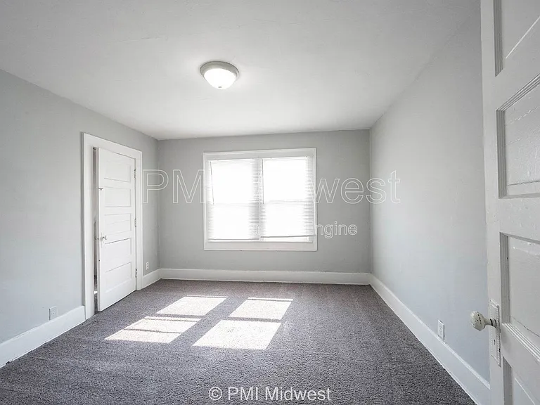 1118 King Ave — Photo 12
