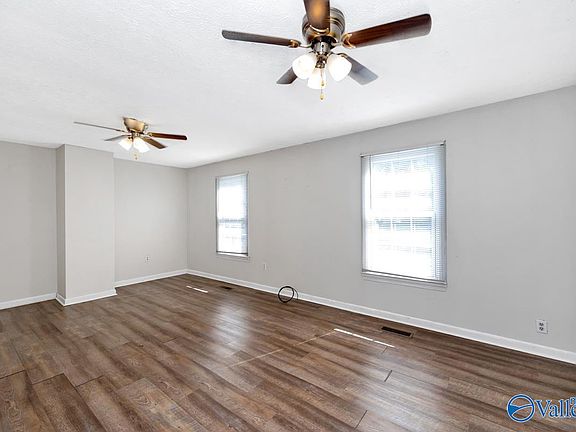4th image of 21 Blanche Cir