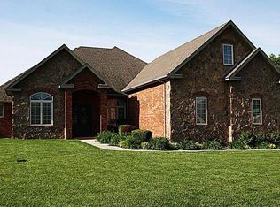 3254 W Knob Hill St, Springfield, MO 65810