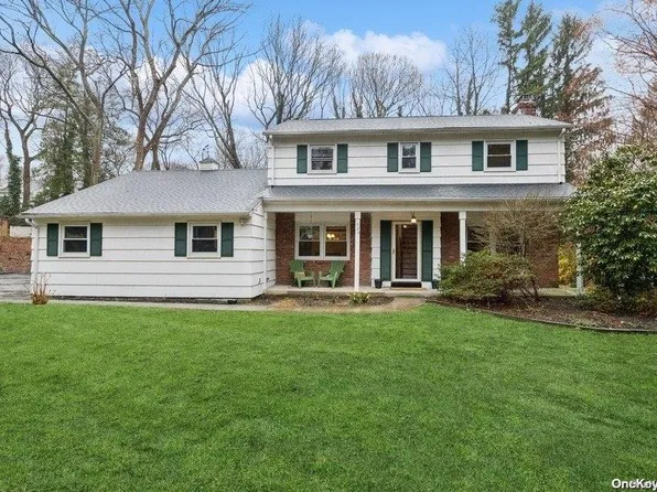 526 Pond Path, East Setauket, NY 11733