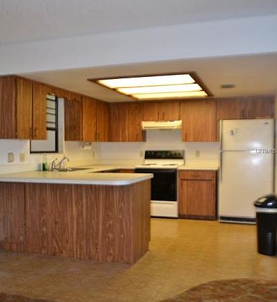 4th image of 1711 E Clinton Dr