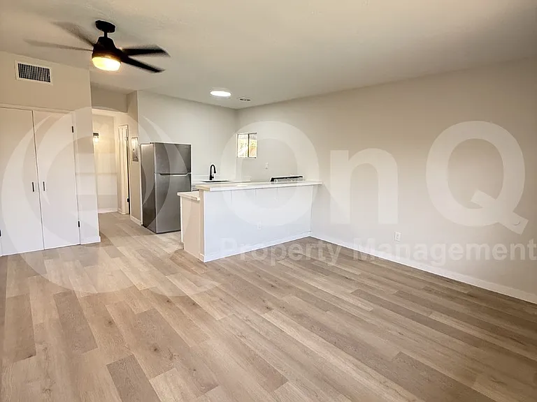 25 E Eva St #17 — Photo 3
