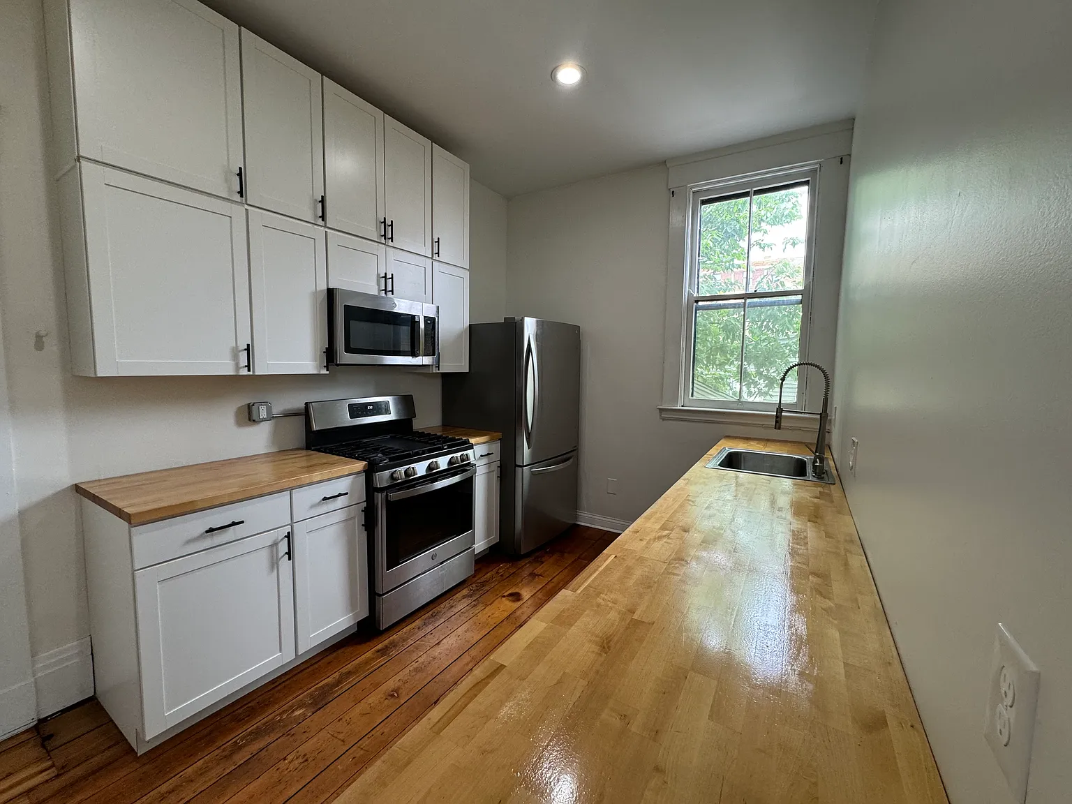 1 bed, $1,295 — Photo 2