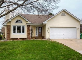 5006 Lakewood Dr, Norwalk, IA 50211