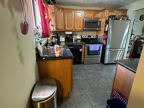 4th image of 21 Amato Dr APT K