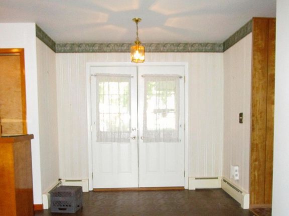 3rd image of 378 Cole Dr