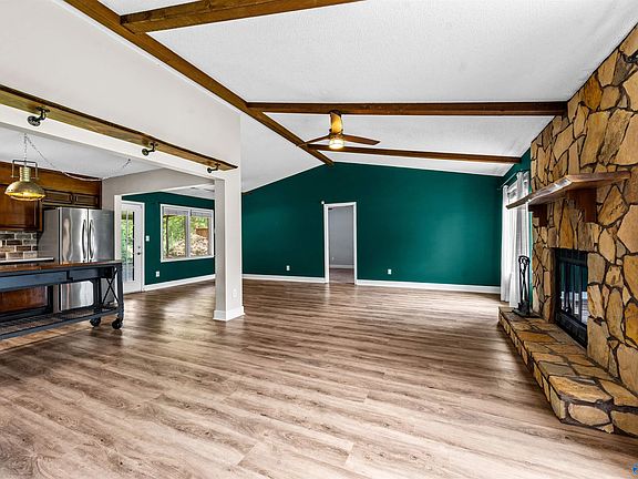 2nd image of 1009 Kinsey Dr SE