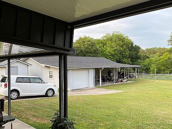 This shop is the apartment 