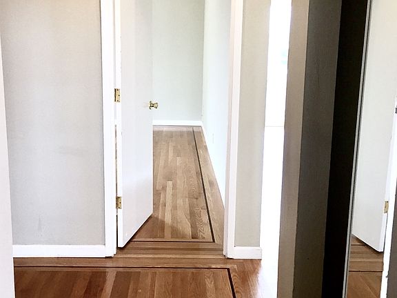 5th image of 646 Corbett Ave APT 304