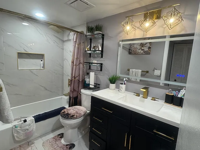 6575 W Oakland Park Blvd — Photo 14