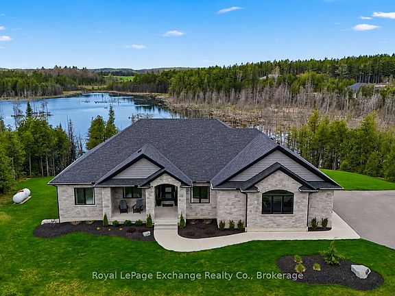 5th image of 150 Louise Creek Cres