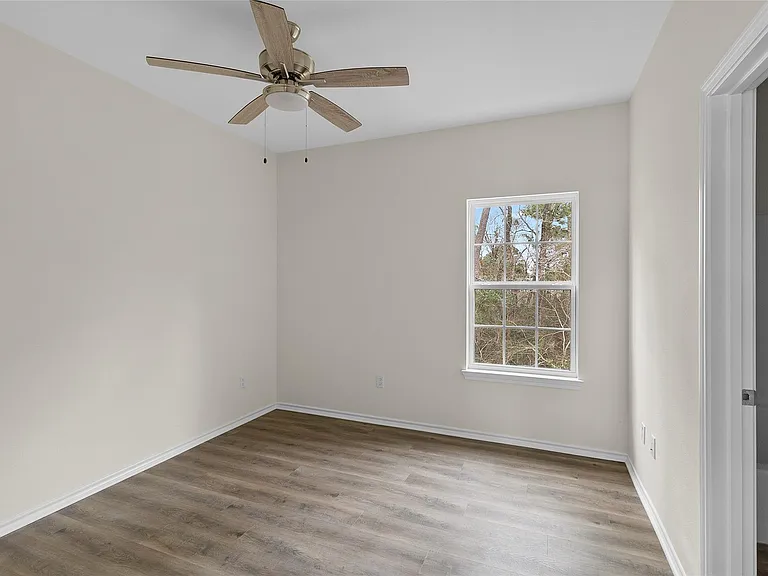 409 Beto St #12 — Photo 9