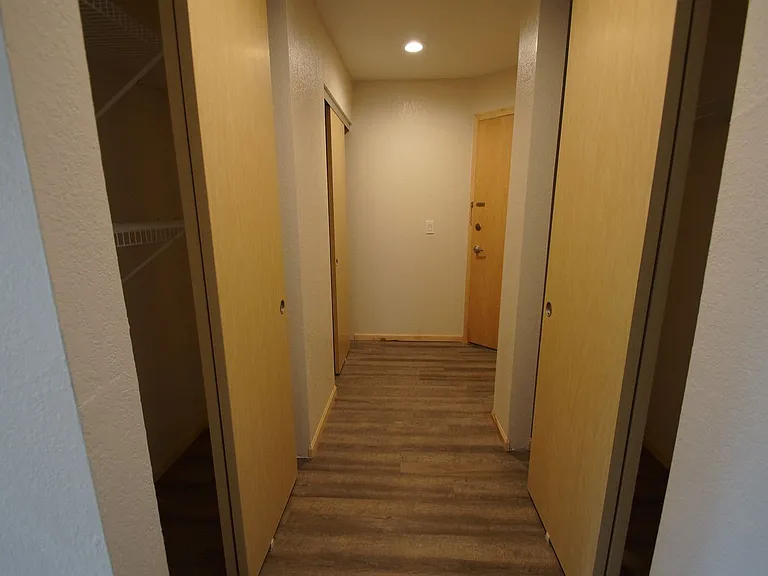 Larpenteur Estates Apartments — Photo 98