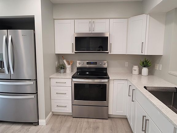 5th image of 7607 LAS PALMAS Way #260