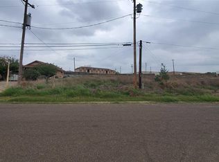 199 Madison Ave, Zapata, TX 78076