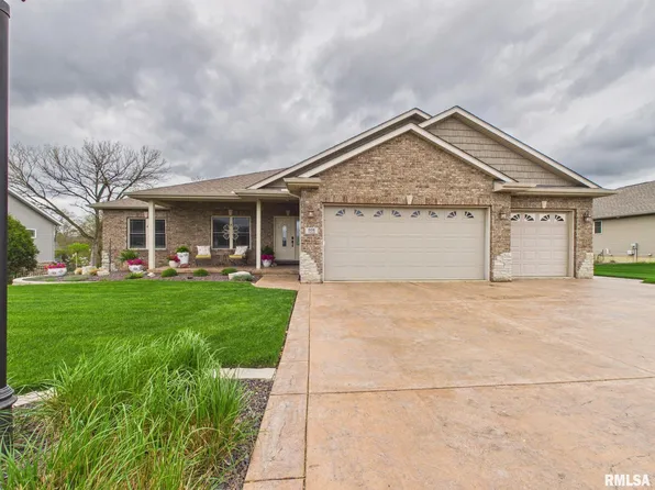 208 Pinehurst Ln, Washington, IL 61571