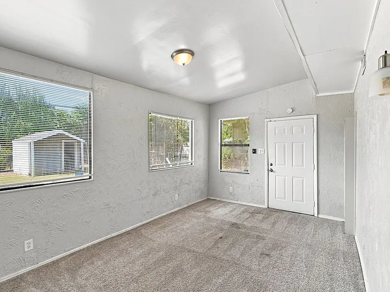 6624 E 27th Pl — Photo 17