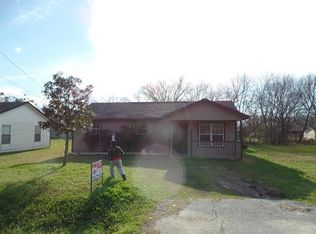 422 Dixon St, Terrell, TX 75160