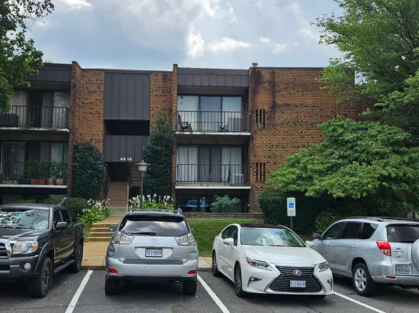 4414 Island Pl APT 204, Annandale, VA 22003