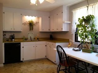 112 Cedar St, Sturbridge, MA 01566