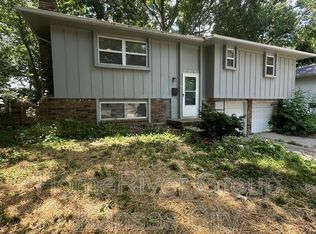 102 Cooper St, Buckner, MO 64016