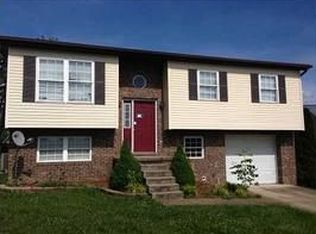138 Danville Ln, Hurricane, WV 25526