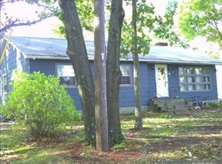 12 Ridge Rd, Leominster, MA 01453