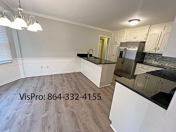 Kitchen with eat in area