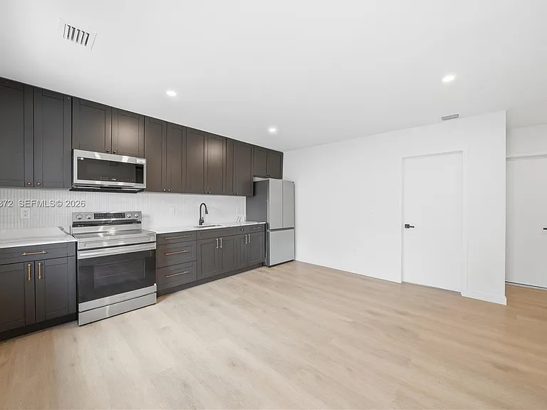 1861 NW 27th St #2 — Photo 3