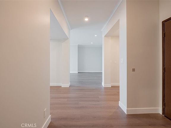 5th image of 1305 N Columbus Ave Unit 112