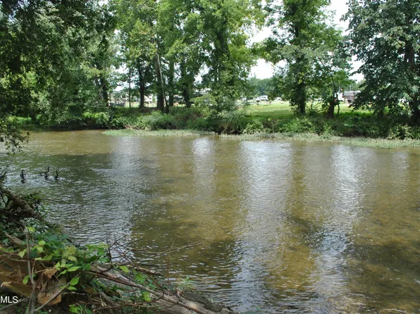 Fenway Dr, Pigeon Forge, TN 37863