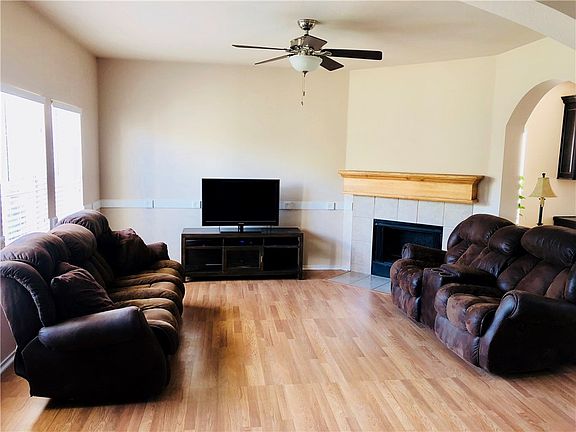 3rd image of 124 Flinn St