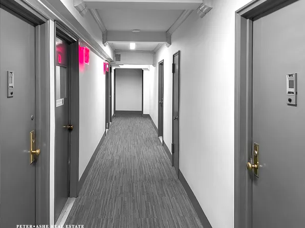 225 East 46th Street image 8 of 10