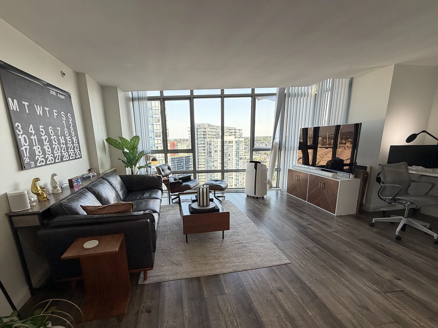 2 bed, 1032 sqft, $3,100 — Photo 2