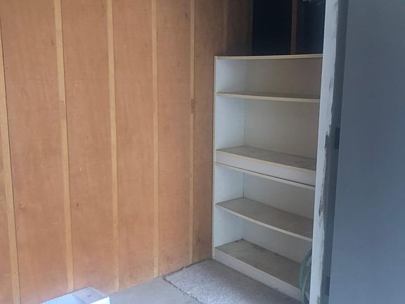 3rd image of 10 Bentley Ln