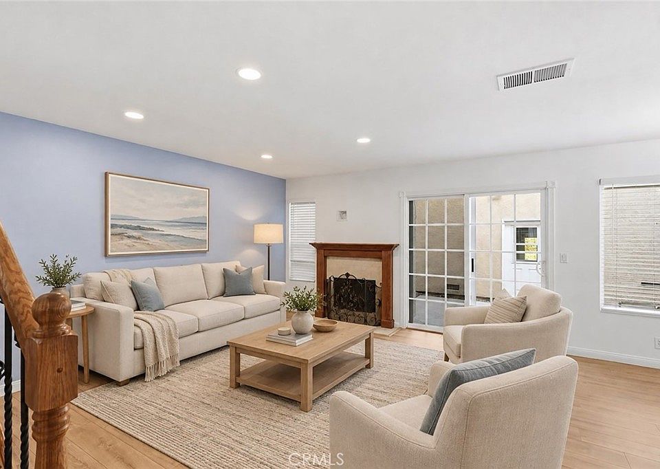1st image of 8 Silverwood St