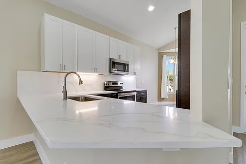 726 SW Aruba Bay Photo 1