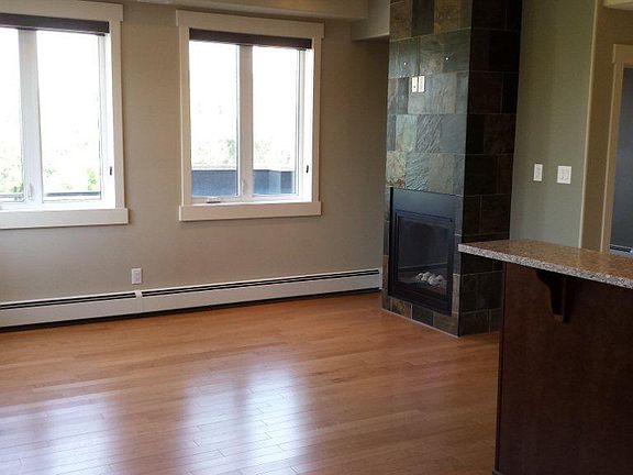 3rd image of 1132 College Dr #302