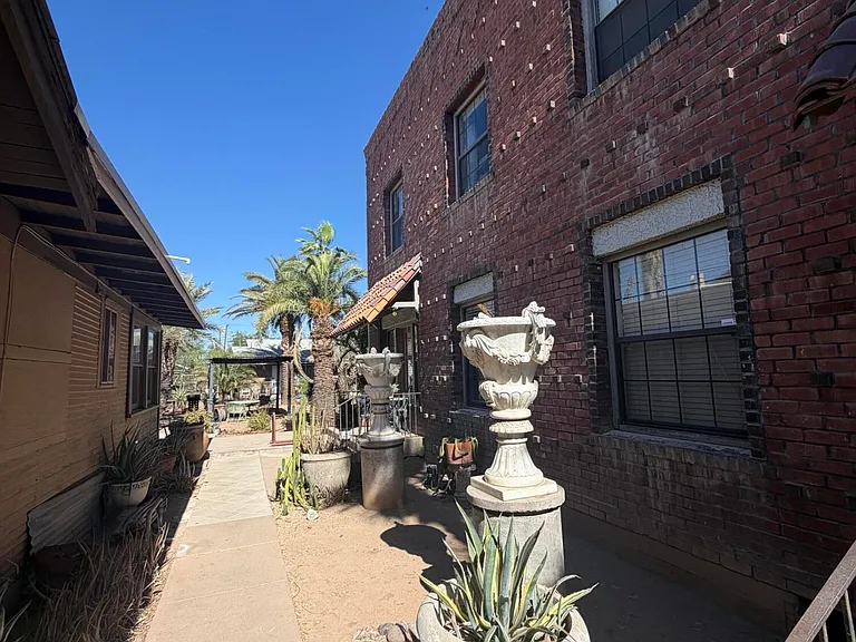 902 E Palm Ln #4 — Photo 24
