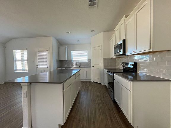 4th image of 1009 Olseley Ave