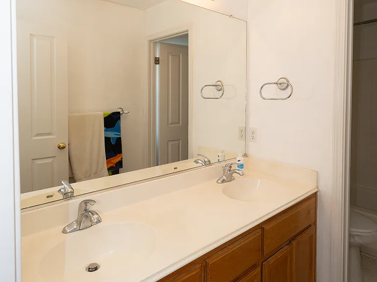 6784 Sunriver Ln — Photo 33
