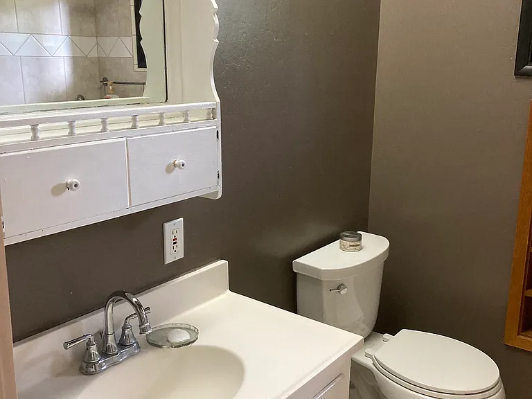 Ivins Dr — Photo 9