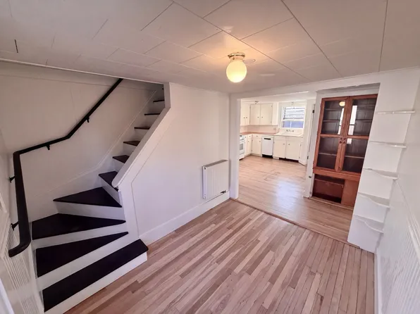 52 Smith St APT 2, Portland, ME 04101