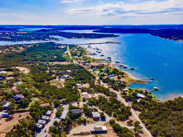 200 Retreat Dr, Graham, TX 76450